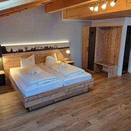 Gasthof Pension Altwirt Sachsenkam Номер фото