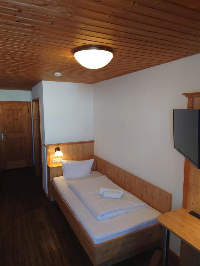 Gasthof Pension Altwirt Sachsenkam Экстерьер фото