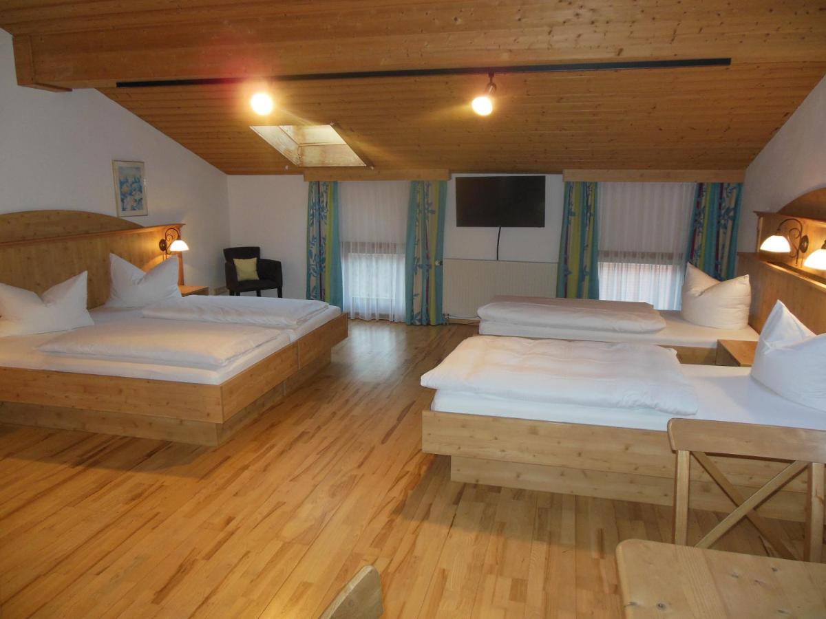 Gasthof Pension Altwirt Sachsenkam Экстерьер фото