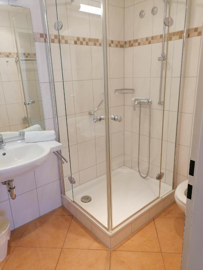 Gasthof Pension Altwirt Sachsenkam Экстерьер фото
