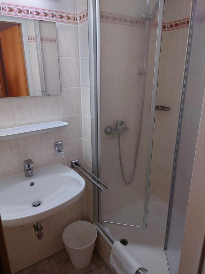 Gasthof Pension Altwirt Sachsenkam Экстерьер фото