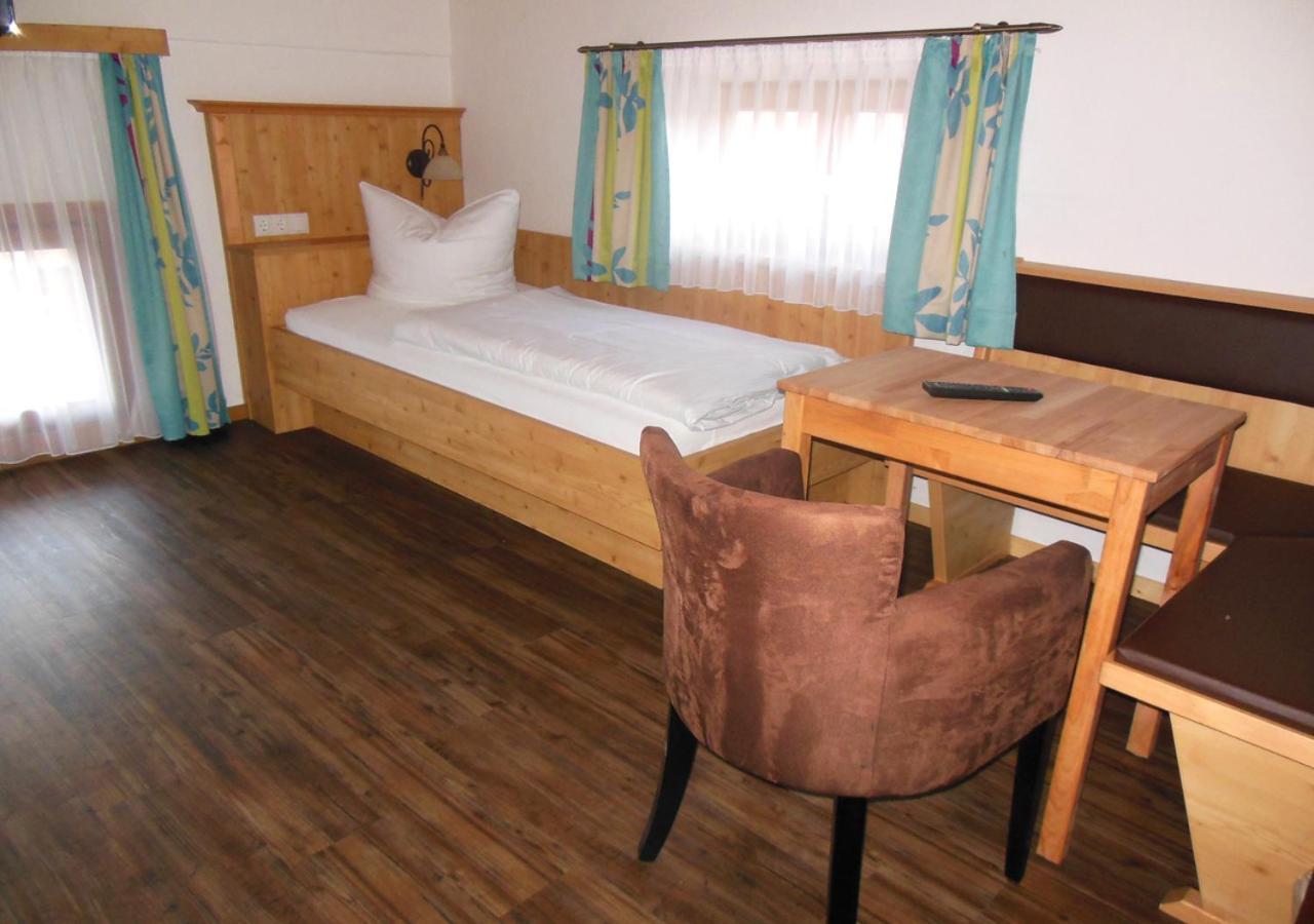 Gasthof Pension Altwirt Sachsenkam Экстерьер фото