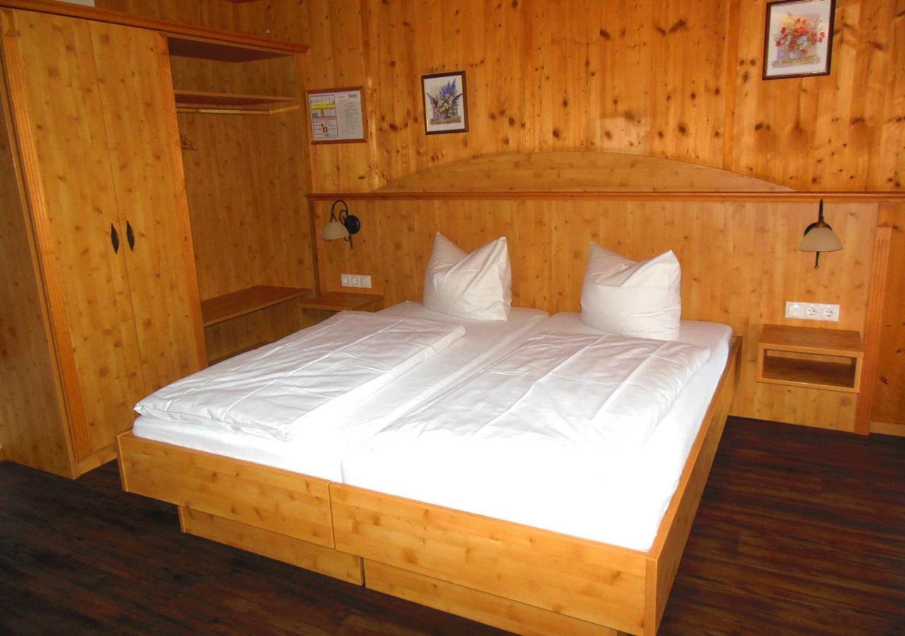 Gasthof Pension Altwirt Sachsenkam Экстерьер фото