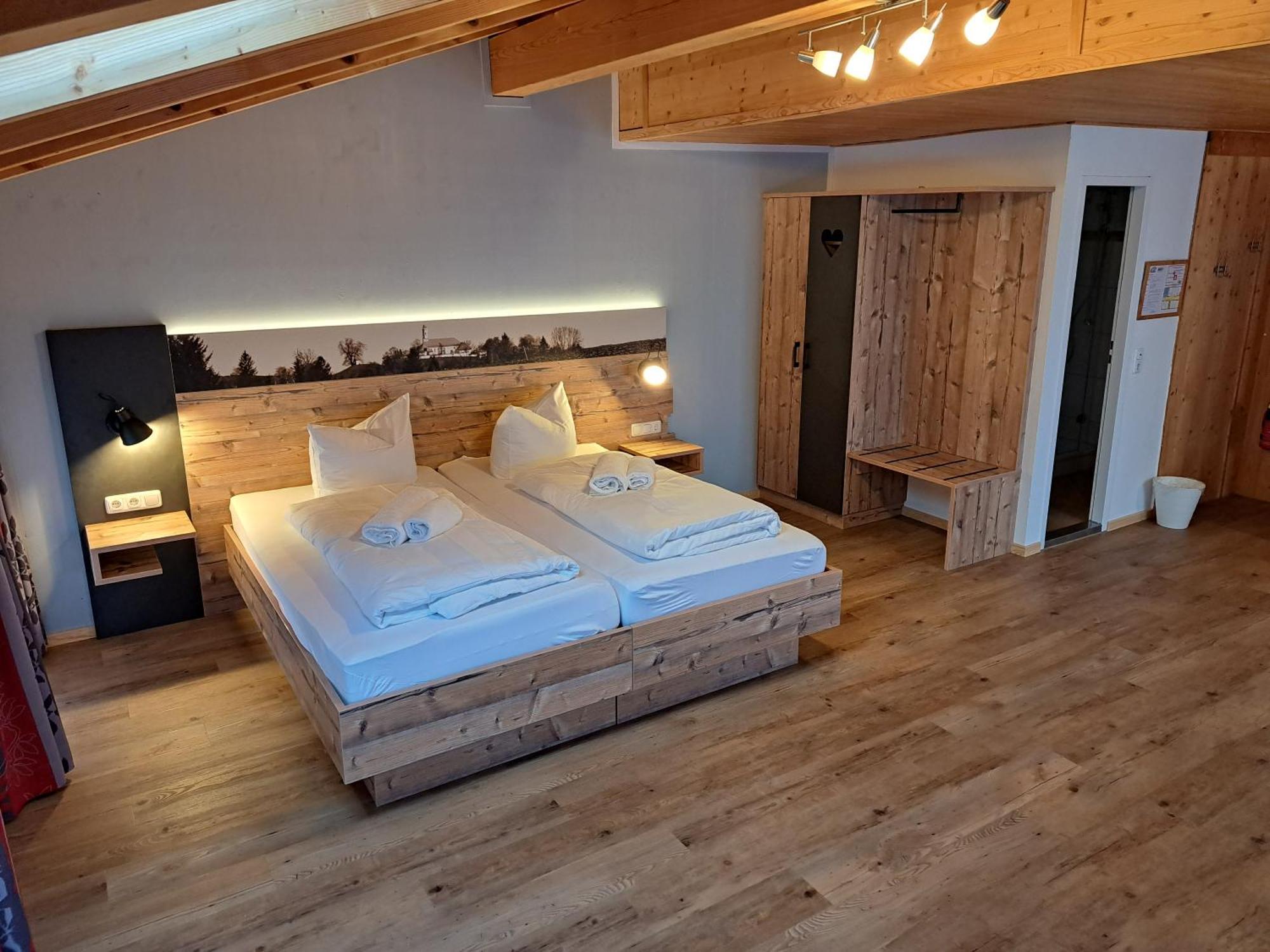 Gasthof Pension Altwirt Sachsenkam Номер фото
